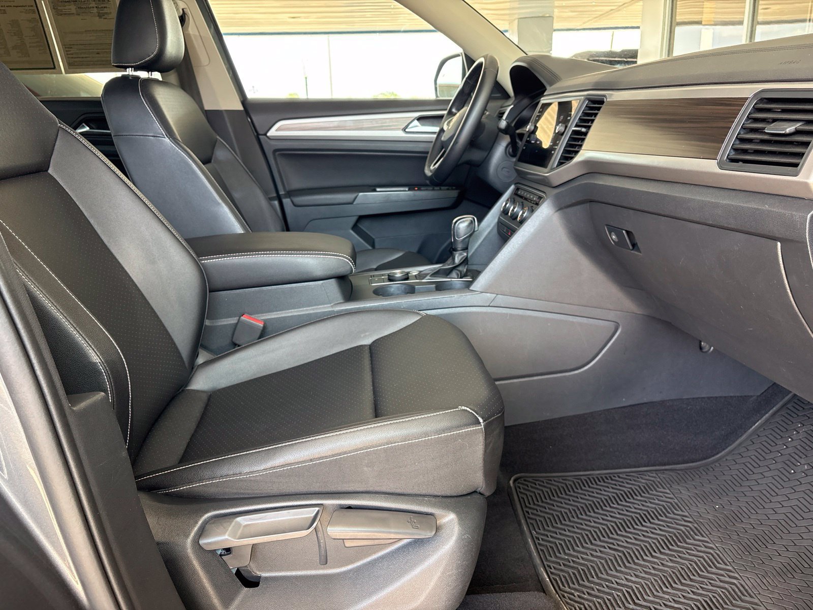 Used 2021 Volkswagen Atlas SE w/ Panoramic Sunroof Package AWD/4WD image 22