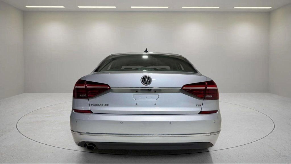 Used 2017 Volkswagen Passat 1.8T SE FWD image 4