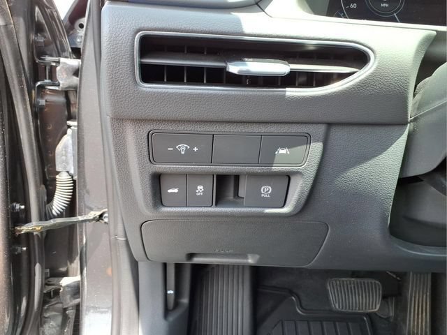 Used 2022 Hyundai Sonata Limited w/ Winter Weather Package FWD image 16