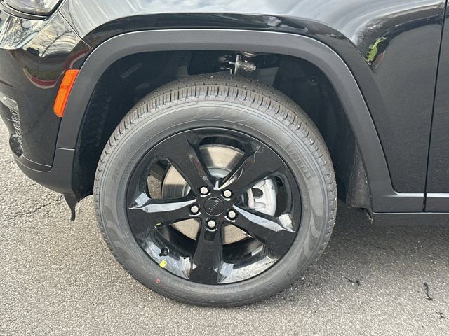 New 2025 Jeep Grand Cherokee L Limited w/ Black Appearance Package image 13