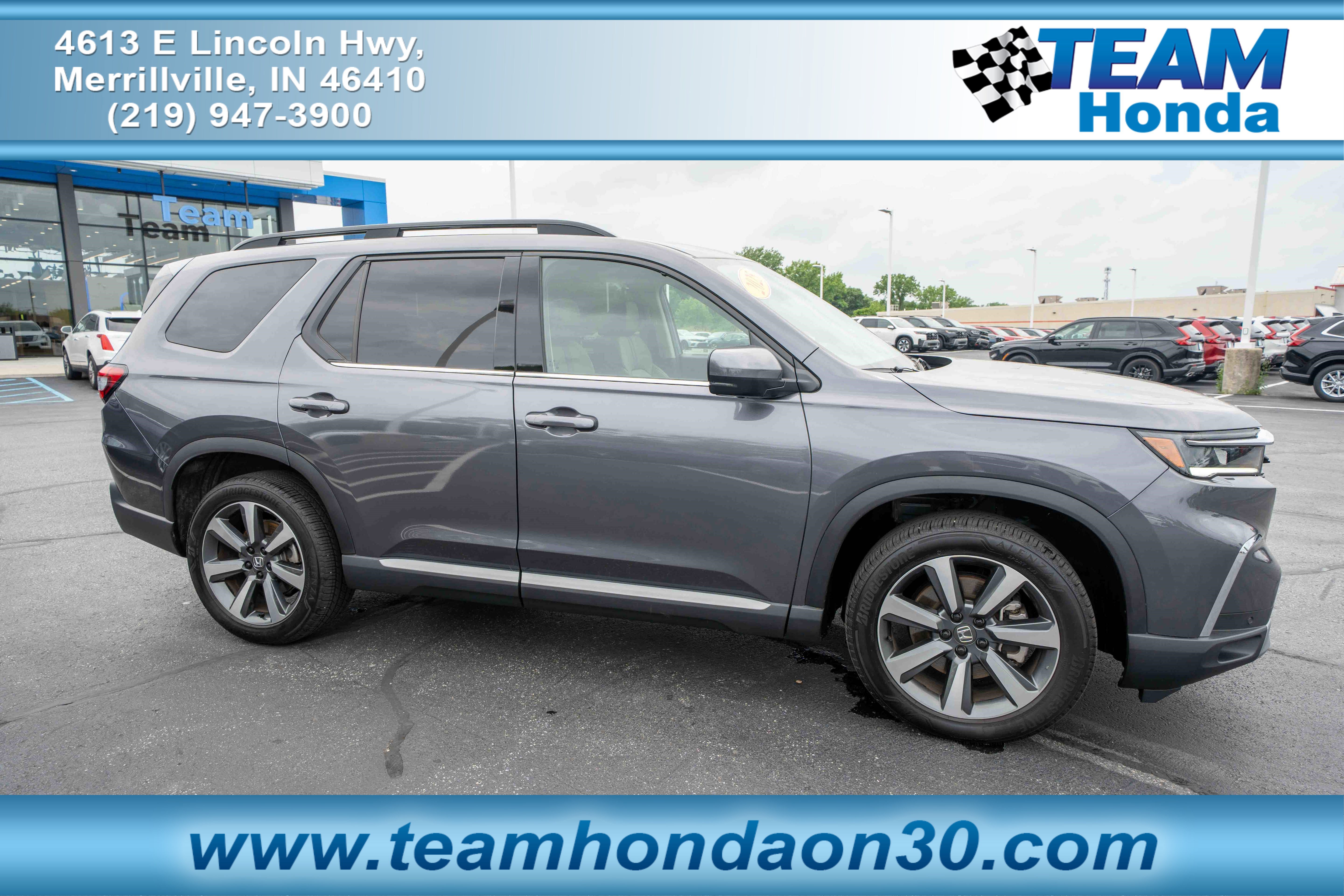 Used 2025 Honda Pilot Elite image 1