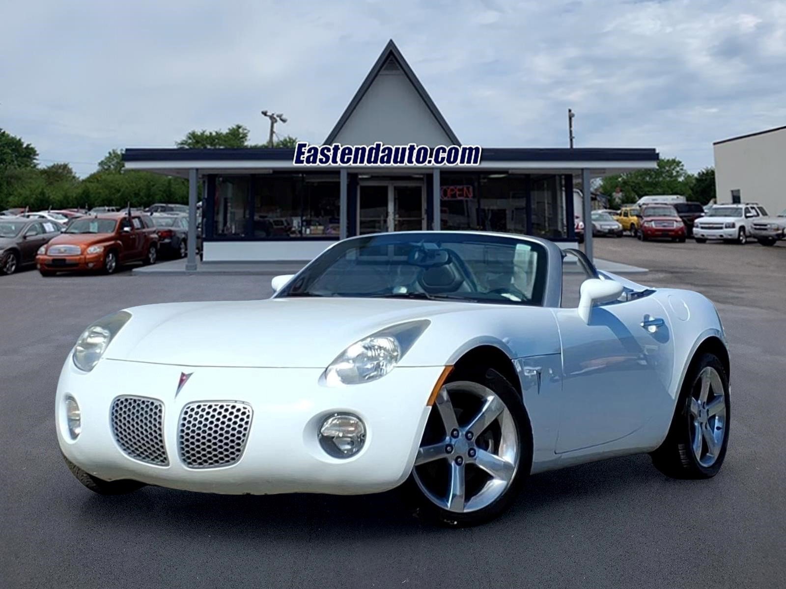 Used 2008 Pontiac Solstice Convertible w/ Premium Package RWD image 1