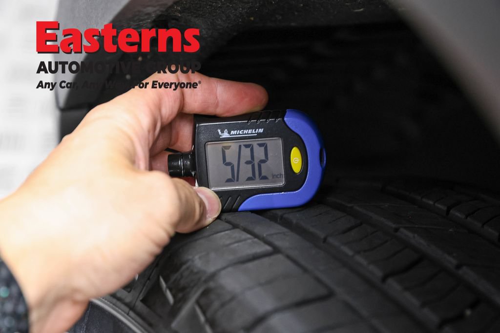 Used 2025 Jeep Grand Cherokee Altitude AWD/4WD image 28