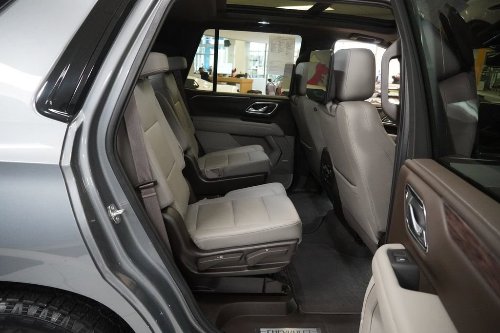 Used 2022 Chevrolet Tahoe Z71 w/ Z71 Off-Road Package AWD/4WD image 29