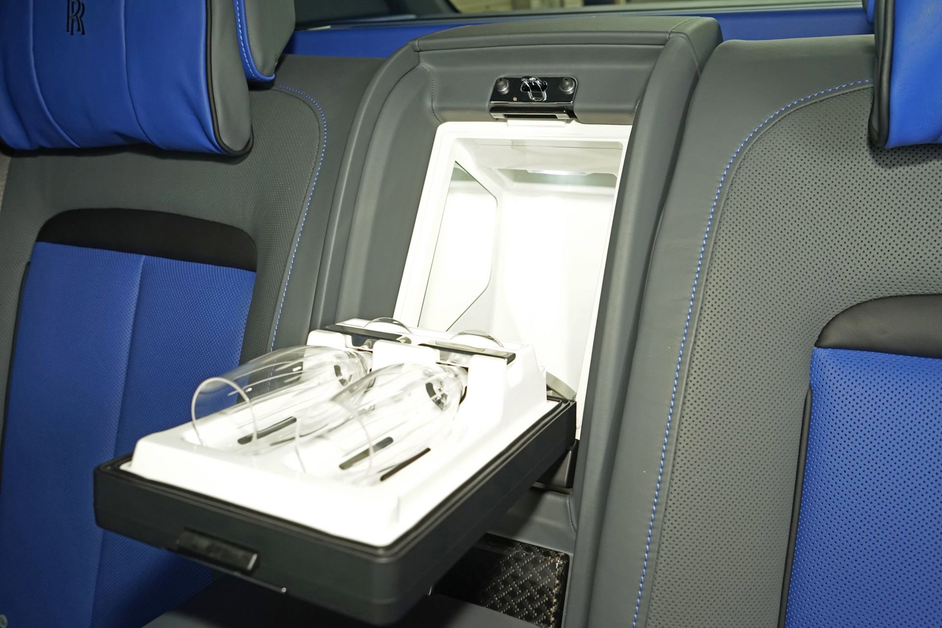 Used 2023 Rolls-Royce Cullinan Black Badge w/ Driver's Package image 30