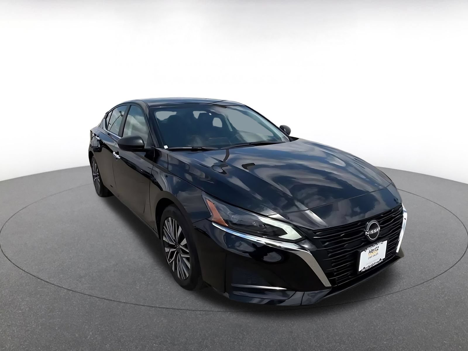 Used 2025 Nissan Altima 2.5 SV FWD image 3