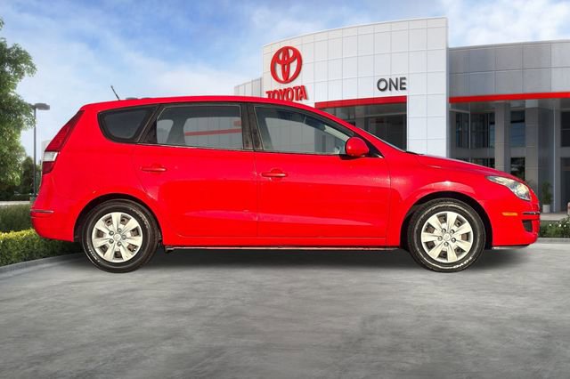 Used 2010 Hyundai Elantra GLS image 3