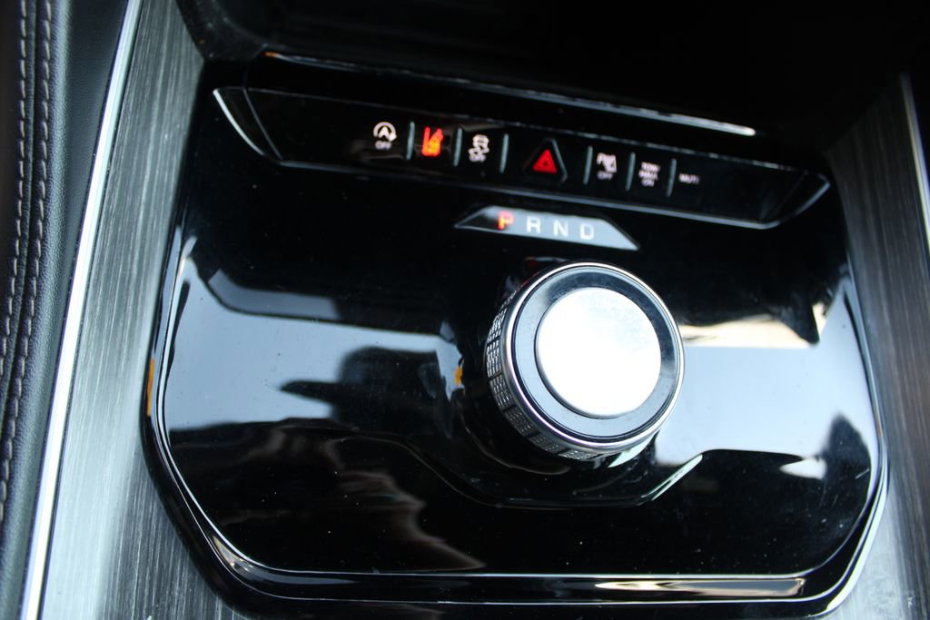 Used 2024 Jeep Wagoneer Series II w/ Flexible Seating Group image 46