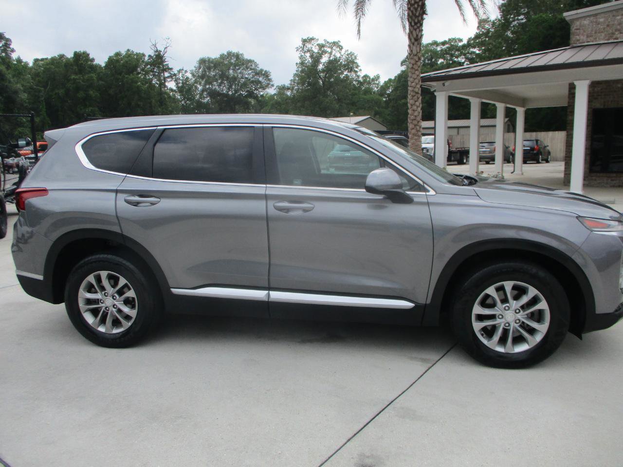 Used 2019 Hyundai Santa Fe SE FWD image 9