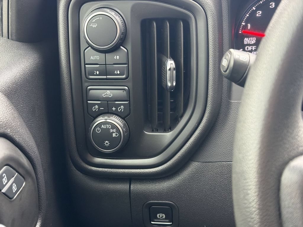 Used 2025 Chevrolet Silverado 1500 Custom Trail Boss AWD/4WD image 18