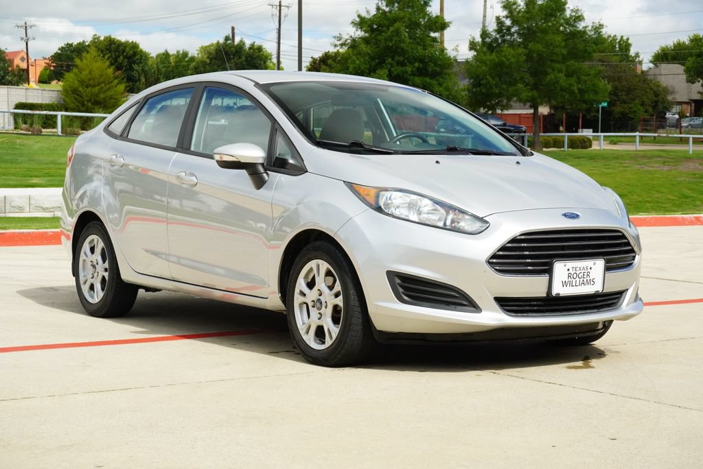 Used 2015 Ford Fiesta SE FWD image 6