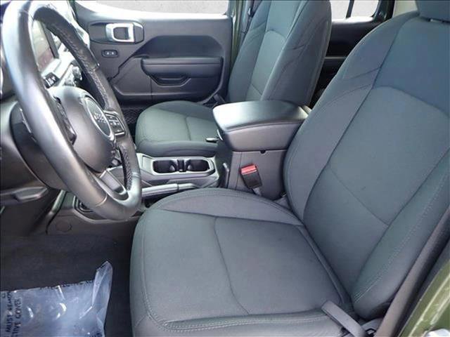 Used 2022 Jeep Gladiator Sport image 10