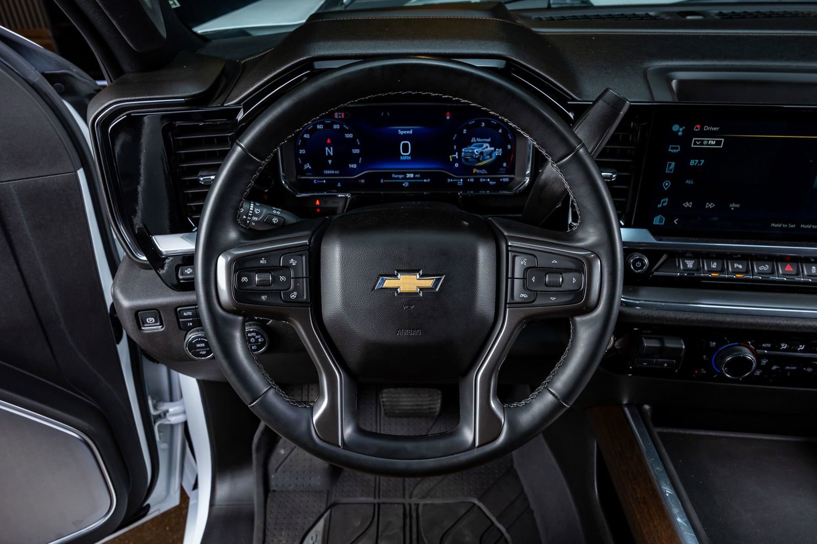 Used 2024 Chevrolet Silverado 3500 High Country w/ High Country Premium Package image 19