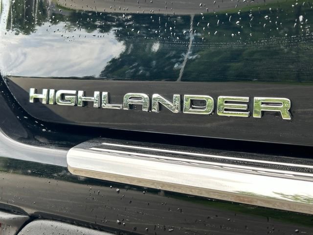 Used 2022 Toyota Highlander Bronze Edition AWD/4WD image 13