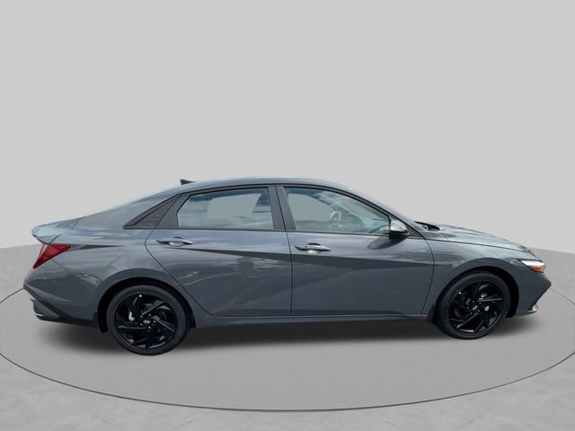 New 2026 Hyundai Elantra SEL Sport FWD image 9