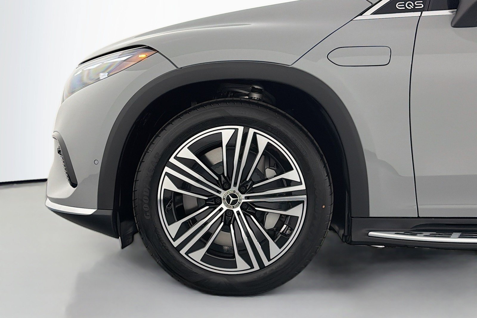 New 2026 Mercedes-Benz EQS 400 4MATIC SUV image 9