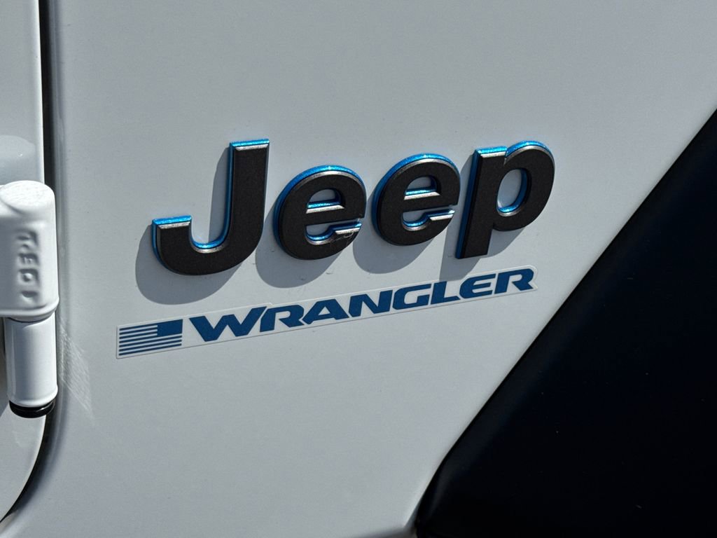 Certified 2023 Jeep Wrangler Unlimited w/ Cold Weather Group AWD/4WD image 8