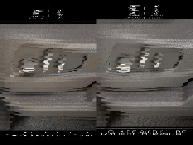 Used 2018 Cadillac XT5 Luxury w/ Driver Awareness Package image 23