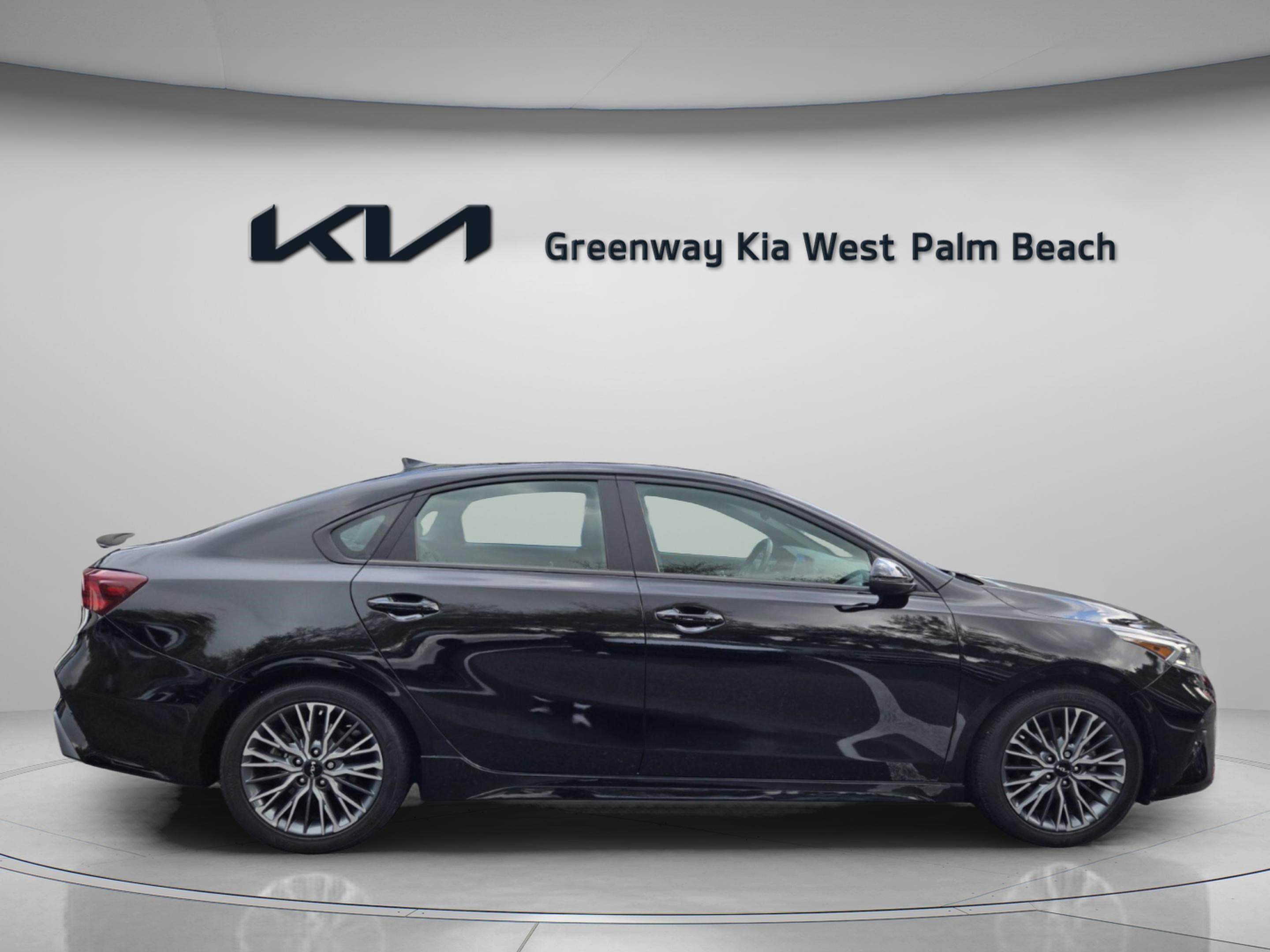 Used 2022 Kia Forte GT-Line w/ GT-Line Premium Package image 8