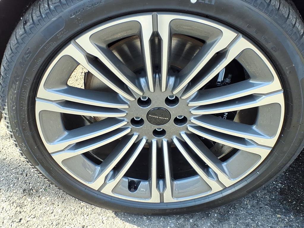 New 2026 Land Rover Range Rover Autobiography image 9