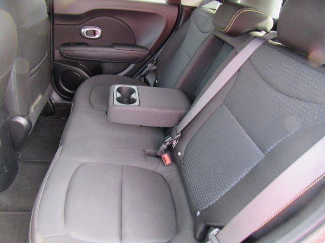 Used 2016 Kia Soul + FWD image 13