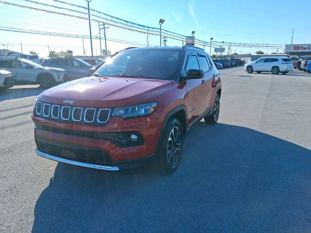 Used 2024 Jeep Compass Limited AWD/4WD image 3