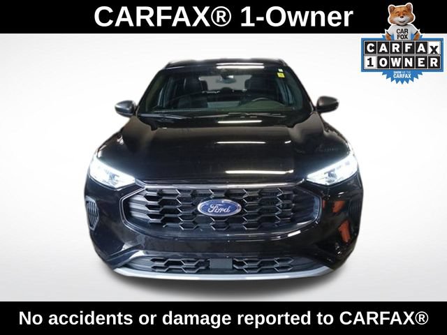 Used 2024 Ford Escape ST-Line w/ Tech Pack #1 AWD/4WD image 2