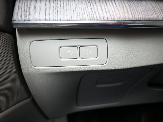 Used 2024 Volvo XC90 T8 Plus image 26