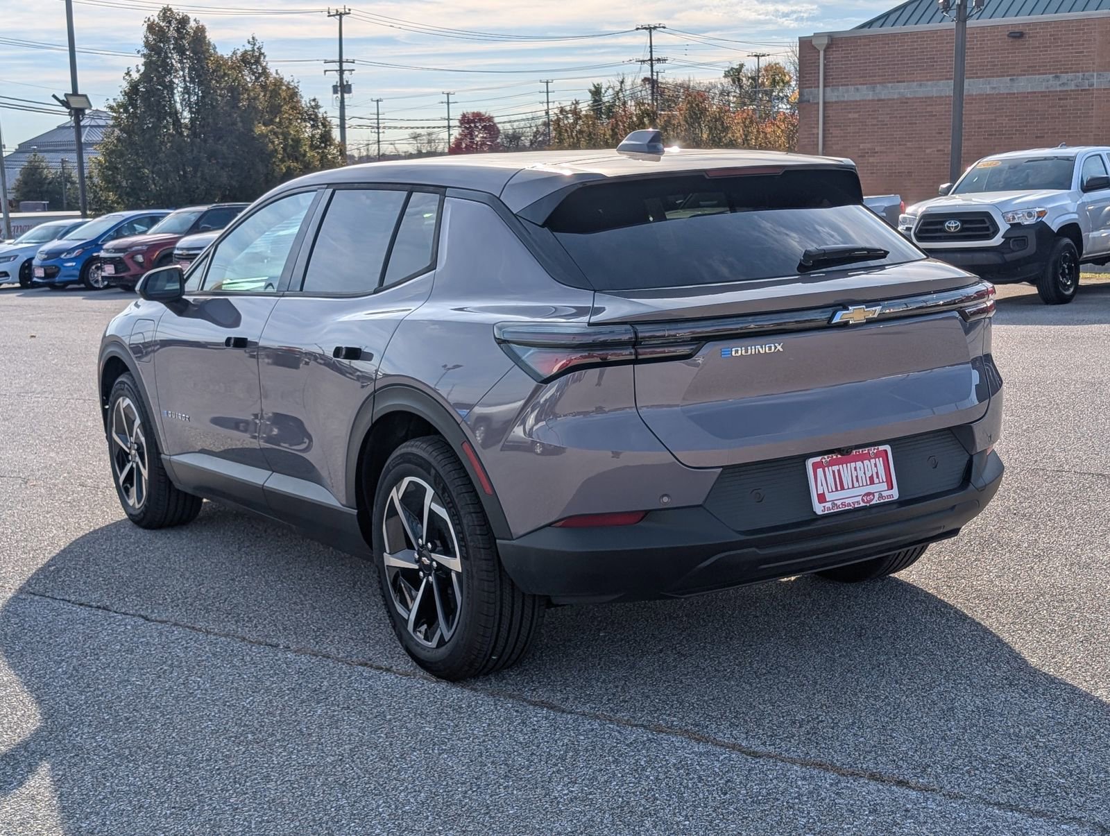 New 2026 Chevrolet Equinox EV LT image 4