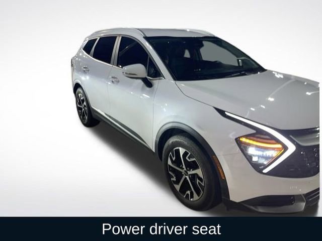 Used 2024 Kia Sportage EX image 4