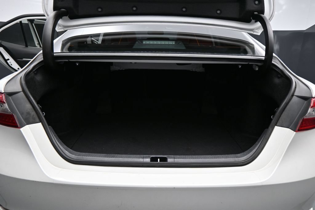 Used 2019 Toyota Camry XSE w/ Navigation Package FWD image 27