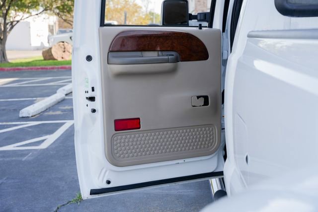 Used 2001 Ford F350 Lariat image 40