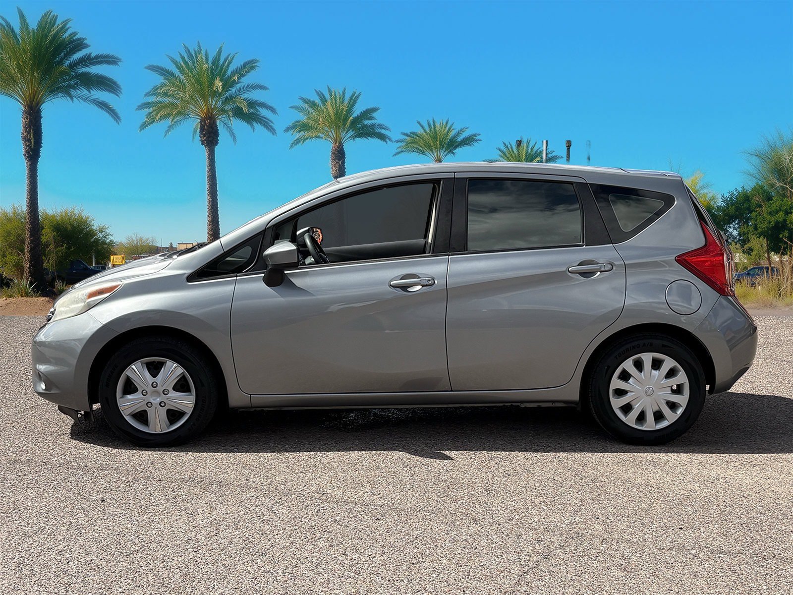 Used 2015 Nissan Versa Note S Plus FWD image 2