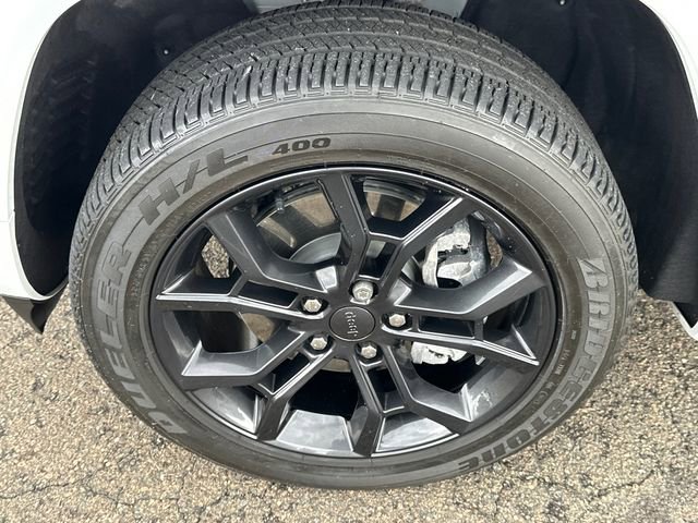 Used 2023 Jeep Grand Cherokee 30th Anniversary image 8