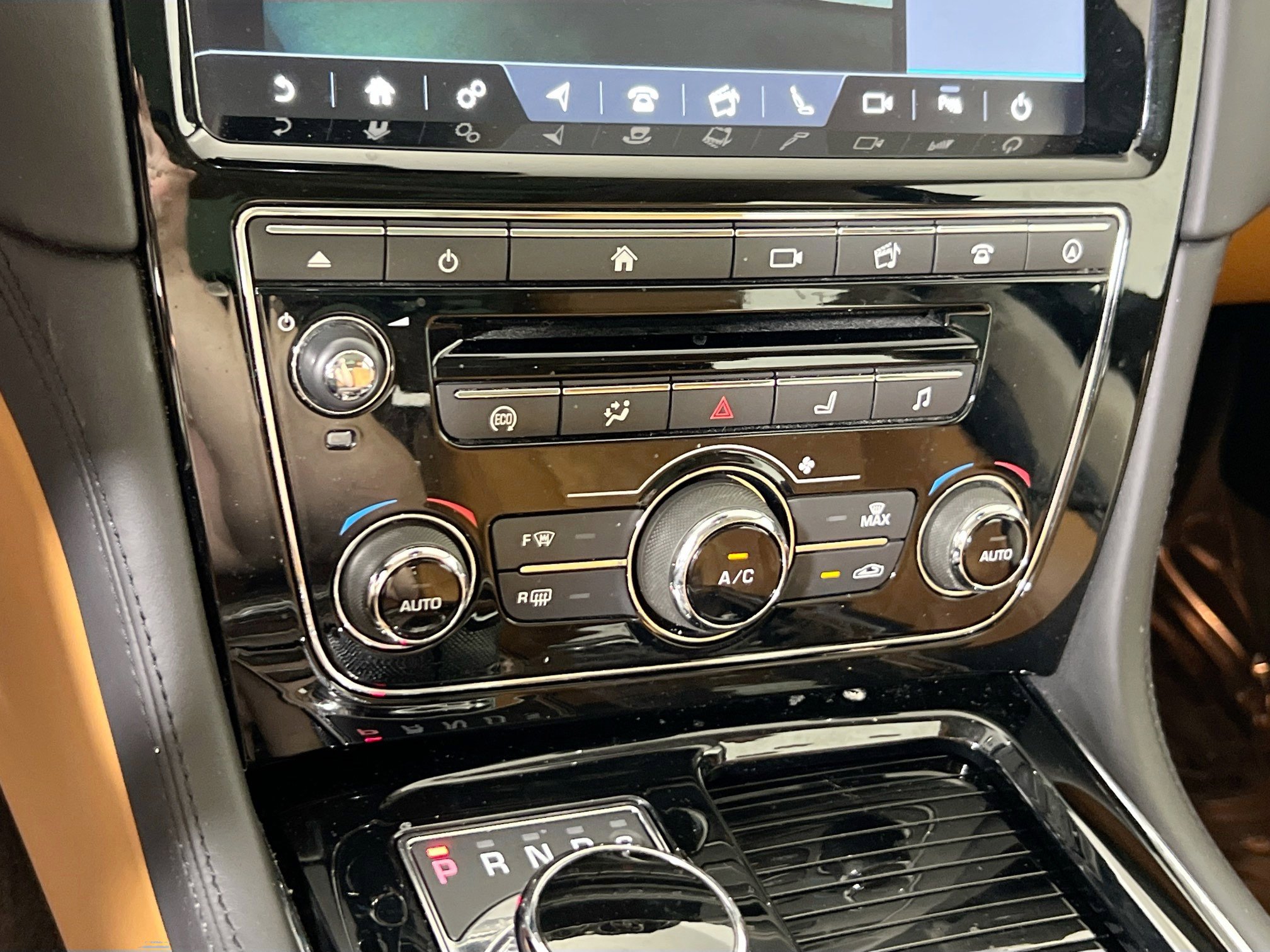 Used 2019 Jaguar XJ L Portfolio image 16