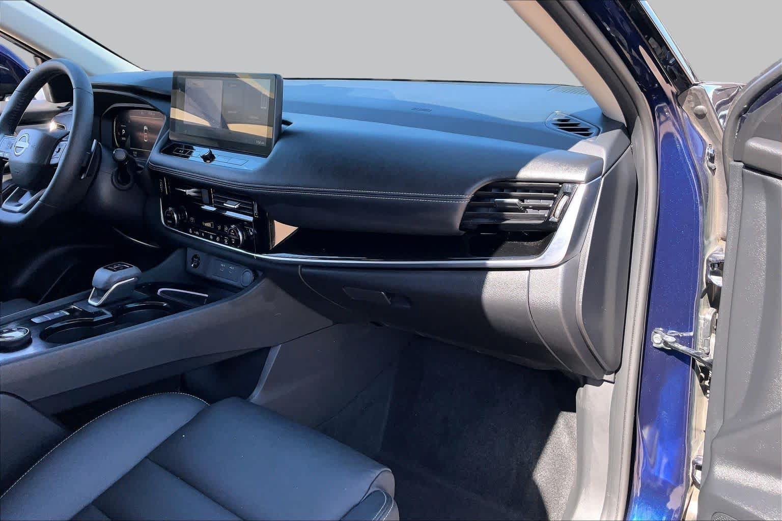 Certified 2025 Nissan Rogue SL AWD/4WD image 16