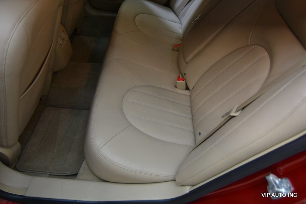 Used 2011 Buick Lucerne CXL FWD image 31