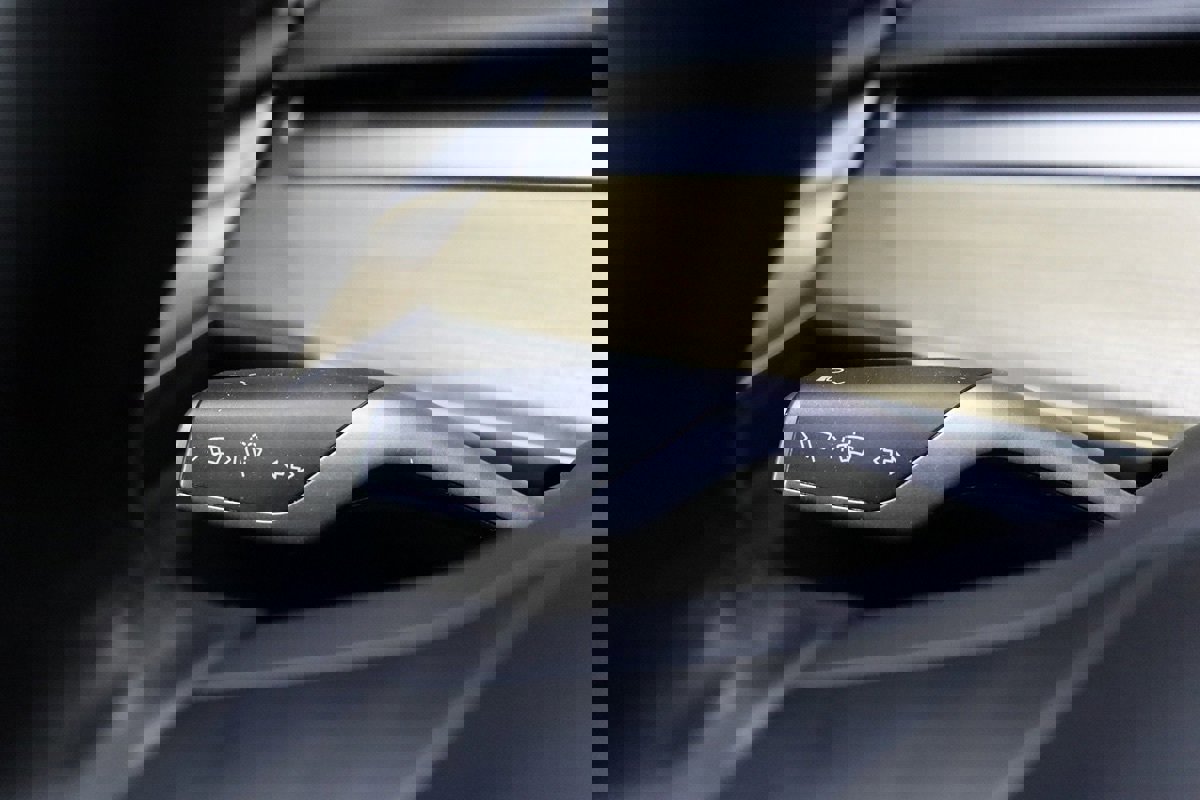 Used 2023 Tesla Model 3 Standard Range image 50