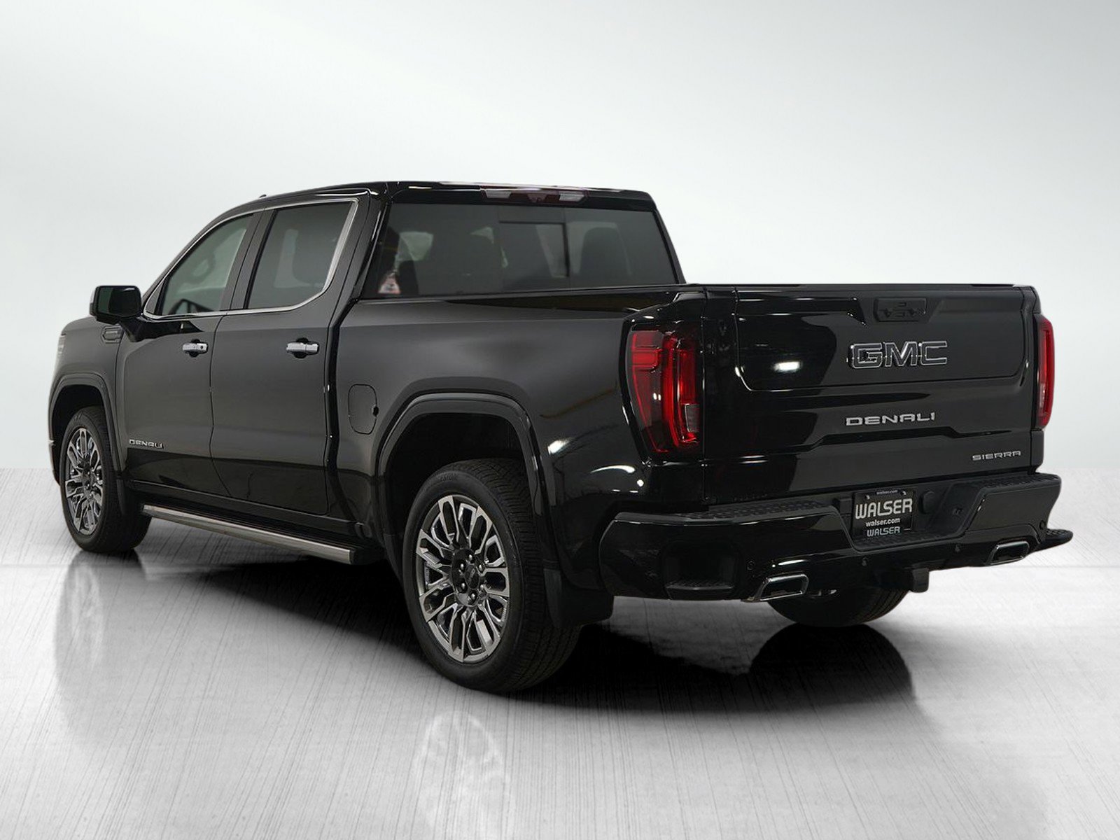 Used 2024 GMC Sierra 1500 Denali Ultimate image 4