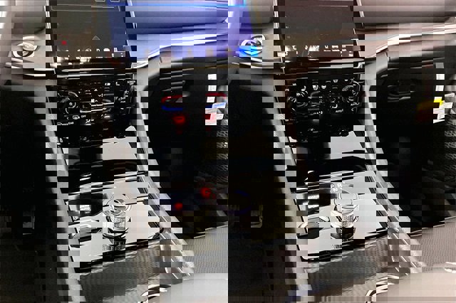 New 2025 Jeep Grand Cherokee Limited w/ Luxury Tech Group II image 7