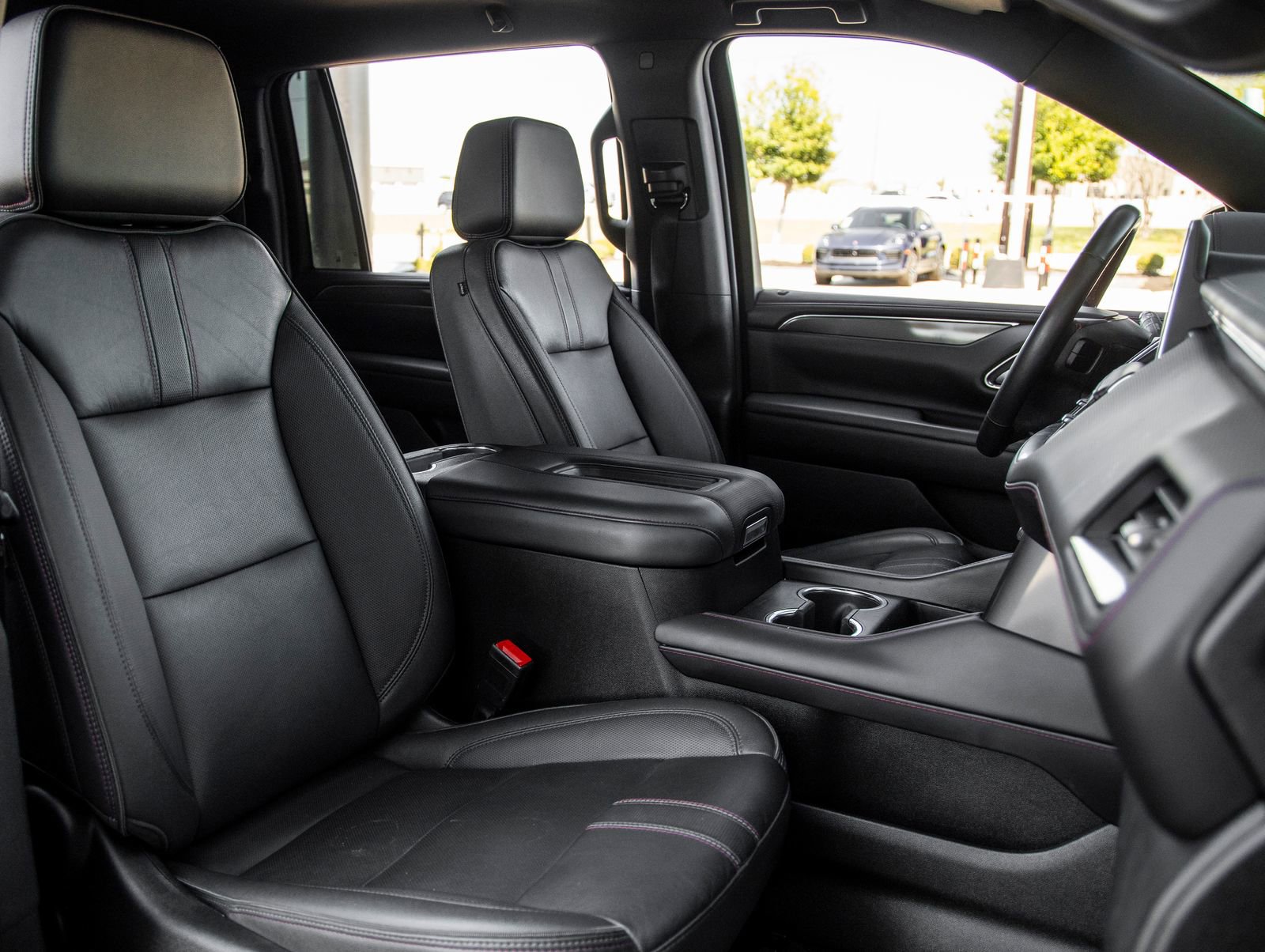 Used 2023 Chevrolet Suburban RST w/ Luxury Package image 40
