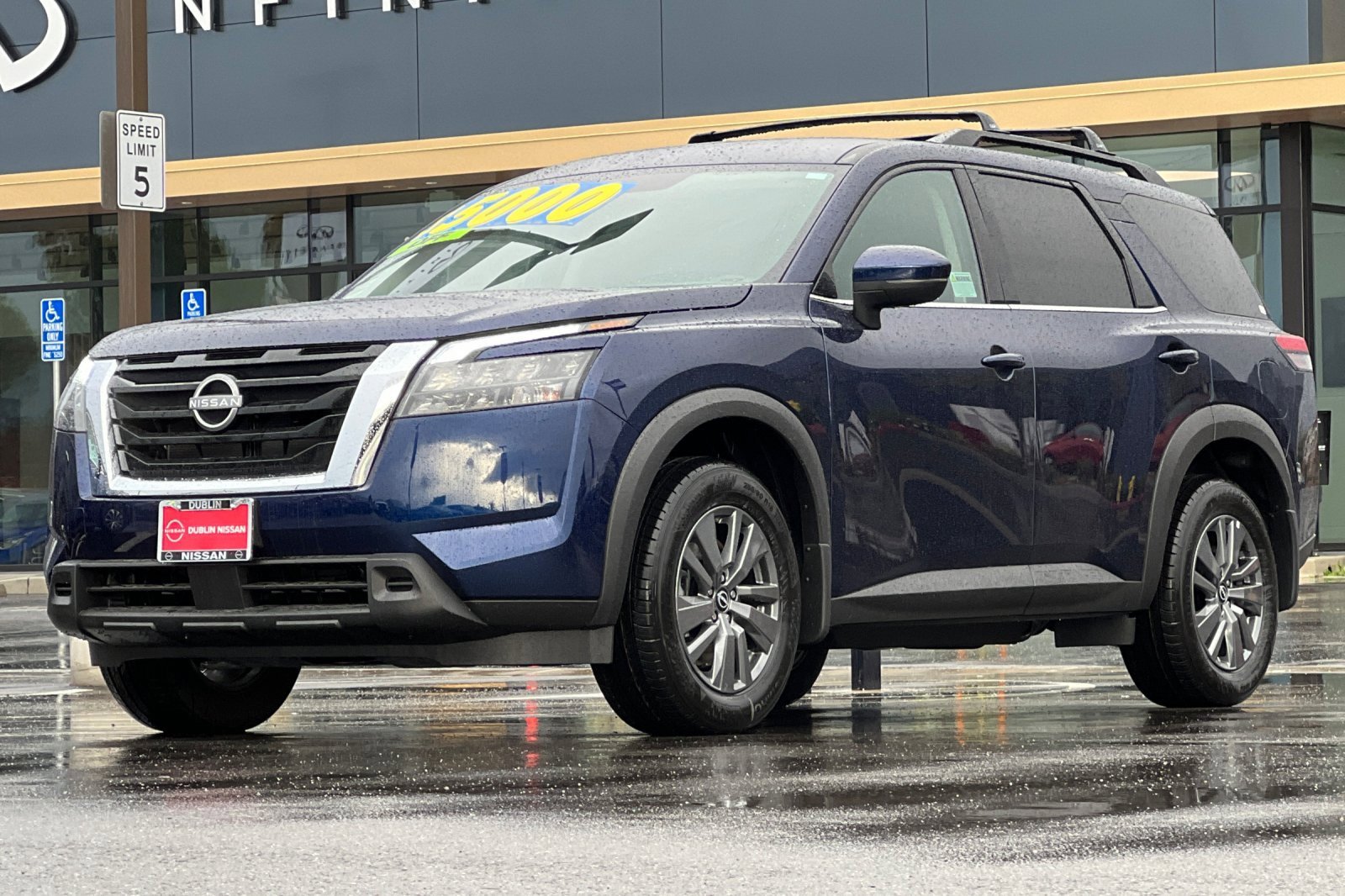 New 2025 Nissan Pathfinder SV image 8
