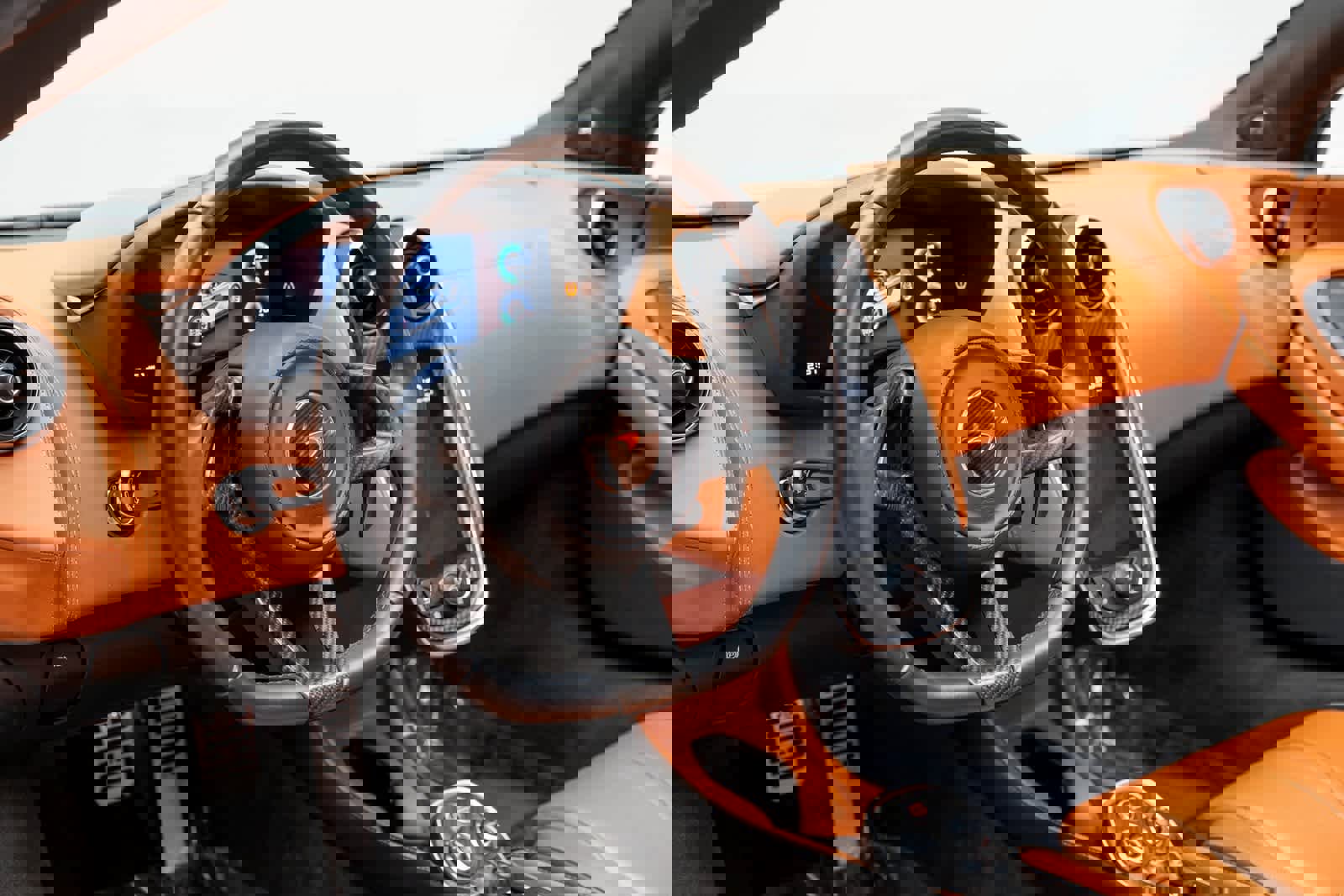 Used 2018 McLaren 570S Spider image 2