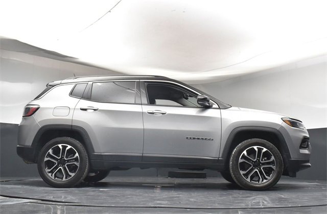 Used 2022 Jeep Compass Limited image 37