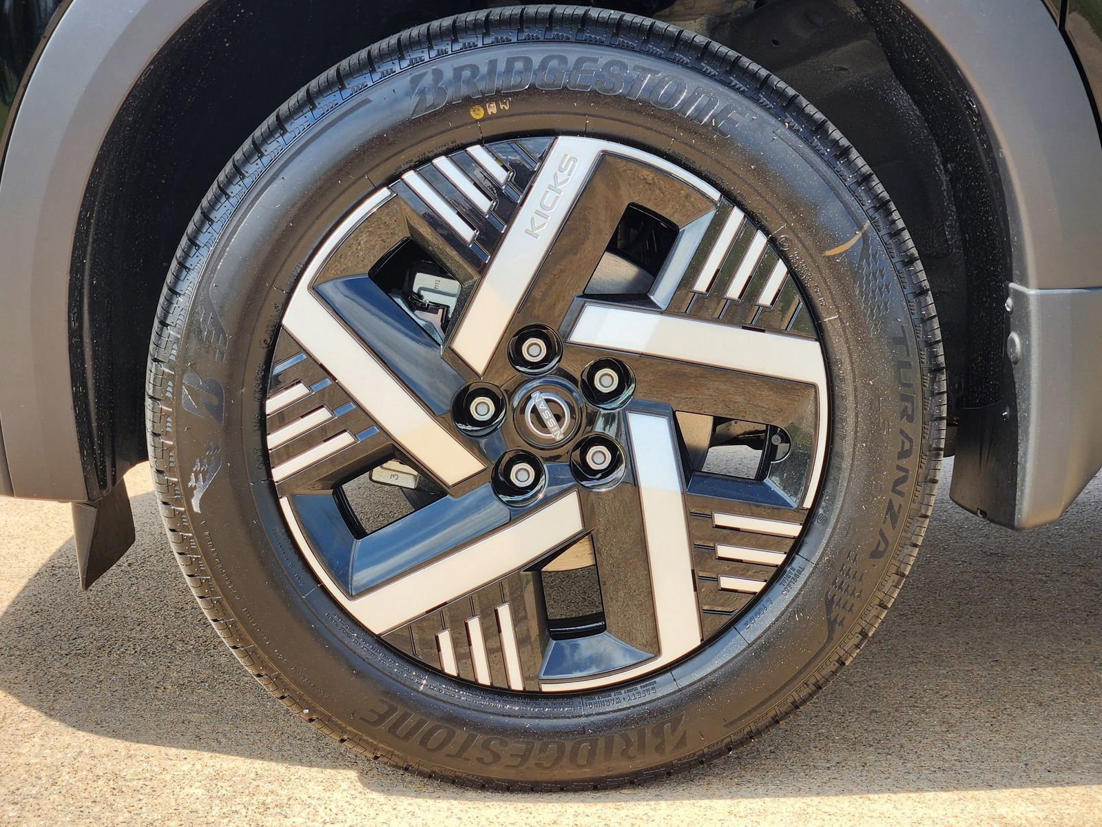 New 2026 Nissan Kicks SV image 11