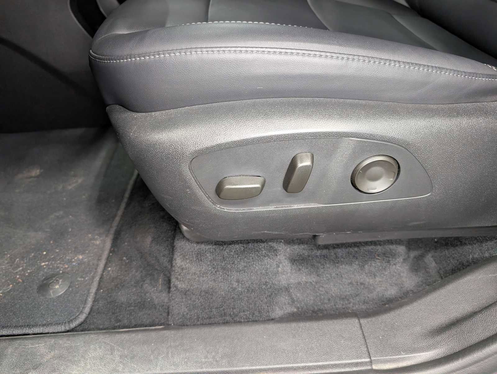 Certified 2024 GMC Acadia Elevation w/ Luxury Package image 38