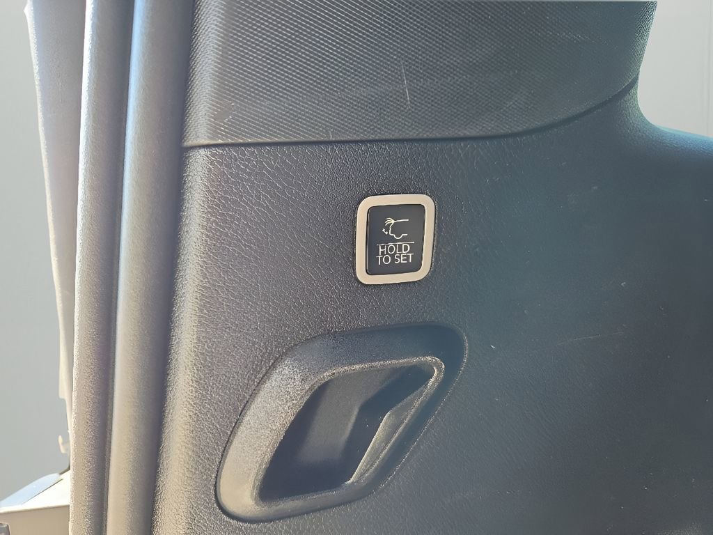 Used 2024 Jeep Wagoneer Series II w/ Flexible Seating Group AWD/4WD image 16