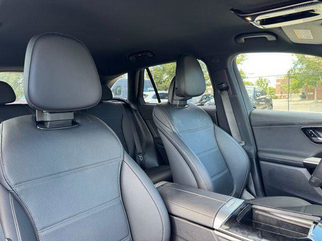 Certified 2025 Mercedes-Benz GLC 300 image 31