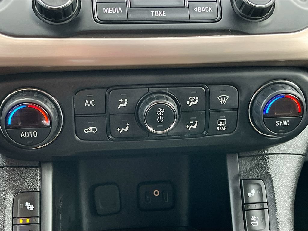 Used 2019 GMC Acadia Denali w/ Technology Package AWD/4WD image 16
