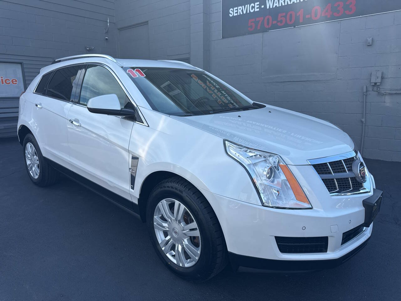 Used 2011 Cadillac SRX Luxury AWD/4WD image 1